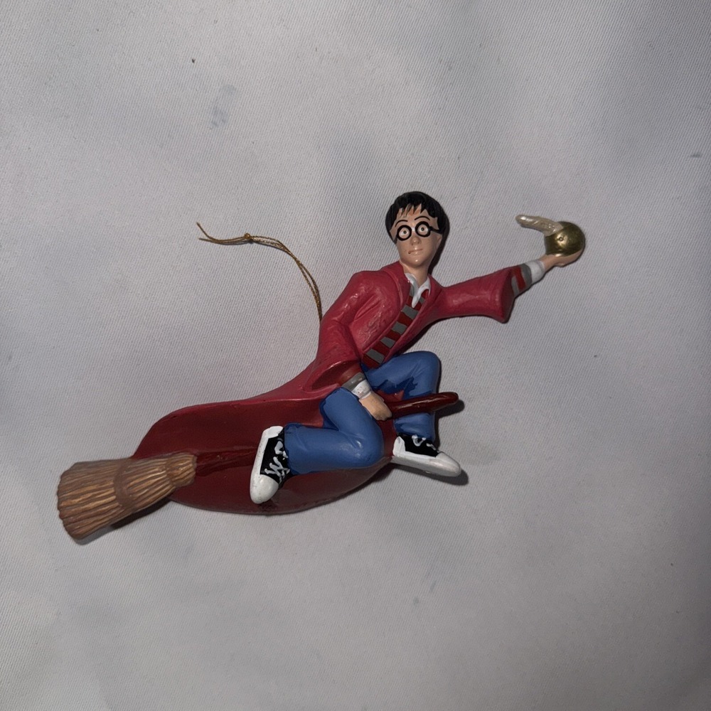 HARRY POTTER QUIDDITCH ORNAMENT WARNER BROTHERS 2000